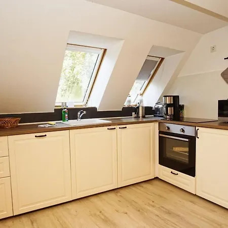 Ruhig Und Idyllische Lage, Strandnah, Gratis Nutzung Vom Ahoi Erlebnisbad Und Sauna In Sellin- Gutshaus Silvitz 04 Apartment