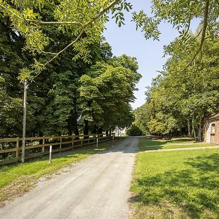 Ruhig Und Idyllische Lage, Strandnah, Gratis Nutzung Vom Ahoi Erlebnisbad Und Sauna In Sellin- Gutshaus Silvitz 04