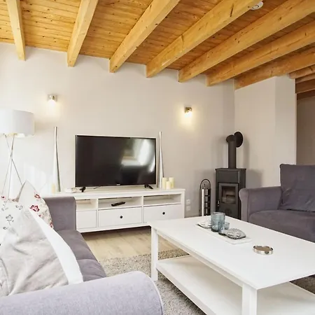 Ruhig Und Idyllische Lage, Strandnah, Gratis Nutzung Vom Ahoi Erlebnisbad Und Sauna In Sellin- Gutshaus Silvitz 04 * Bergen Auf Rugen