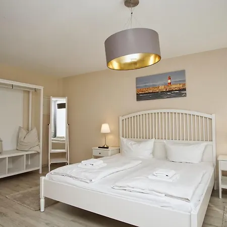 Apartment Ruhig Und Idyllische Lage, Strandnah, Gratis Nutzung Vom Ahoi Erlebnisbad Und Sauna In Sellin- Gutshaus Silvitz 04