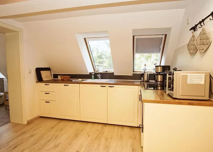 Appartamento Ruhig Und Idyllische Lage, Strandnah, Gratis Nutzung Vom Ahoi Erlebnisbad Und Sauna In Sellin- Gutshaus Silvitz 04 *