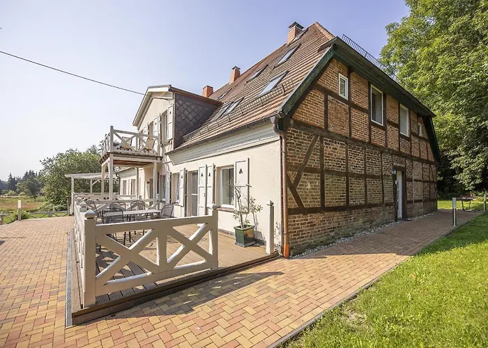 Ruhig Und Idyllische Lage, Strandnah, Gratis Nutzung Vom Ahoi Erlebnisbad Und Sauna In Sellin- Gutshaus Silvitz 04 * Bergen Auf Rugen