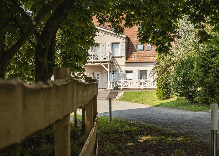 Ruhig Und Idyllische Lage, Strandnah, Gratis Nutzung Vom Ahoi Erlebnisbad Und Sauna In Sellin- Gutshaus Silvitz 04 Appartamento *